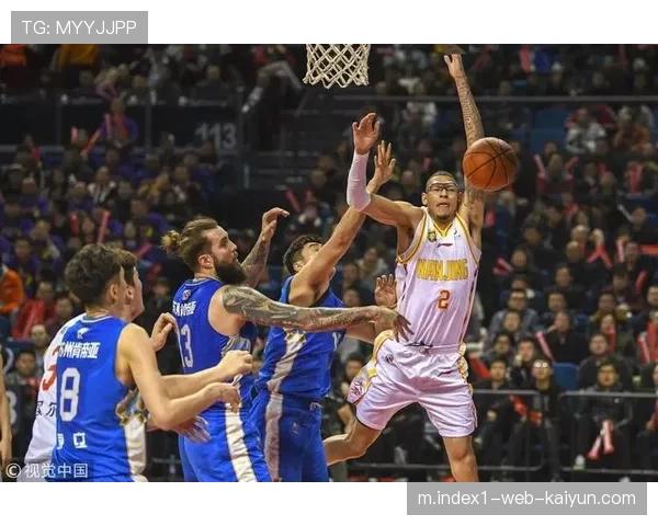 锡拉丘兹大学跑轰战术见效 全场快攻得分大幅领先对手 锡拉丘兹大学跑轰战术见效 全场快攻得分大幅领先对手